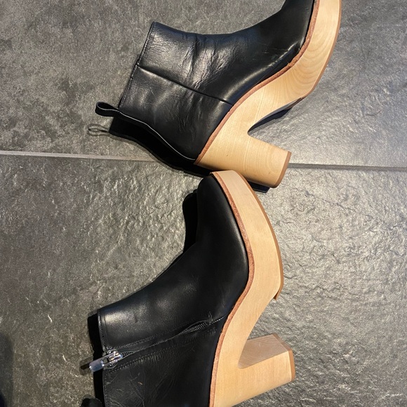 Antonio Melani Black Leather Platform Clog Boots - Size 7M - Picture 2 of 10